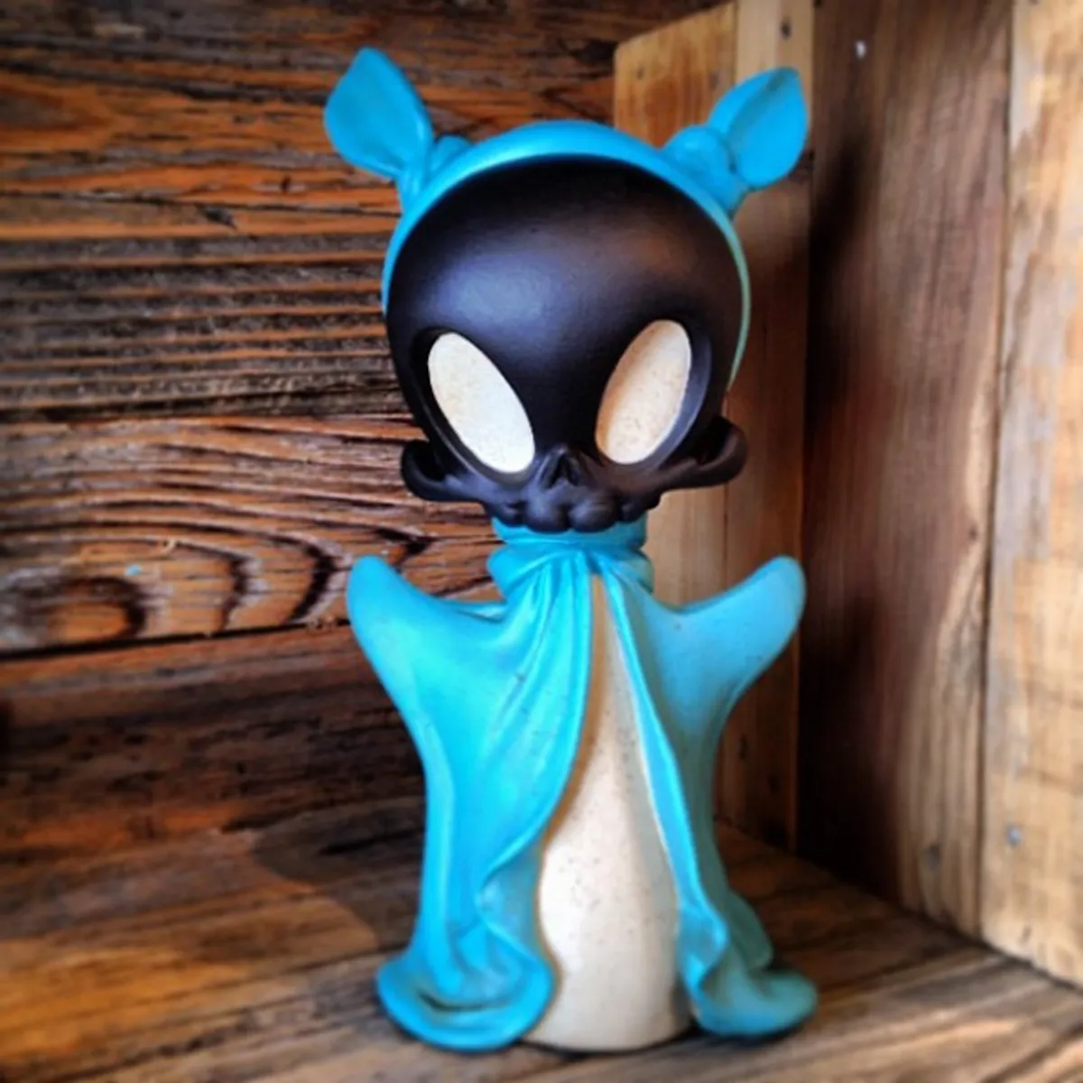 Blue Monday Boo Skelve