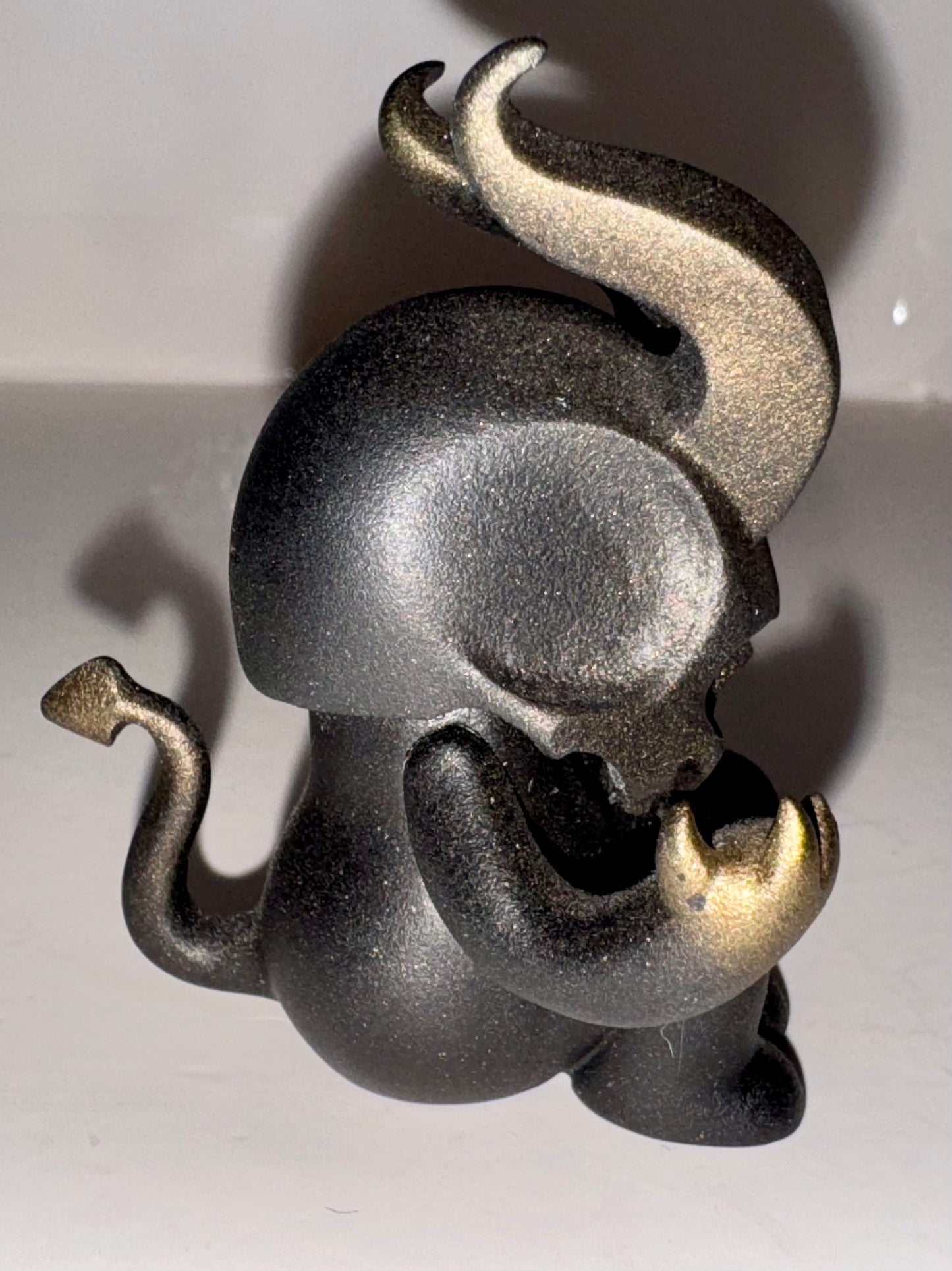 "Black Gold” Hornskull Claw