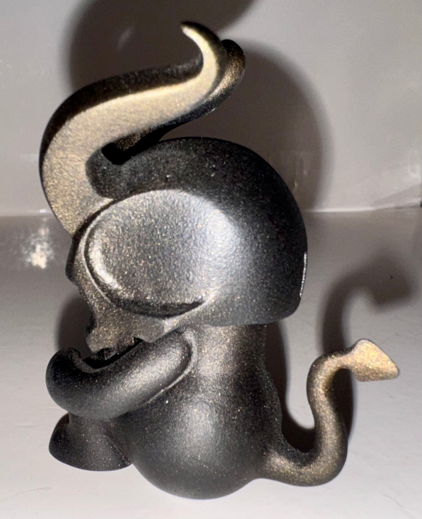 "Black Gold” Hornskull Claw