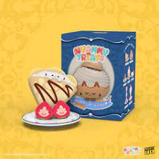 Crepe Cat mini w/Plate and Berries